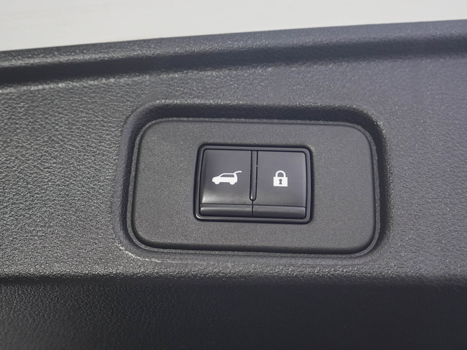 Used 2024 Nissan Pathfinder Platinum AWD/4WD image 10