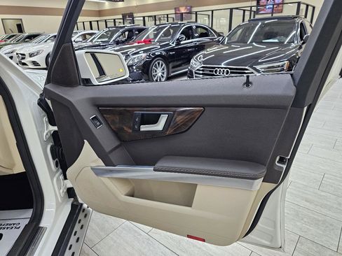Used 2014 Mercedes-Benz GLK 350 4MATIC image 38