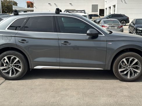 Used 2023 Audi Q5 2.0T Premium w/ Convenience Package image 8