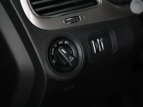 Used 2018 Dodge Journey Crossroad w/ Nav & Sun Group AWD/4WD image 49