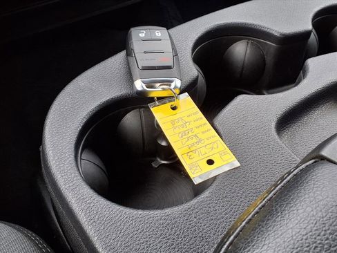 Used 2024 RAM 2500 Big Horn w/ Bed Utility Group image 13