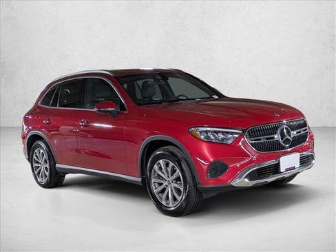 Certified 2025 Mercedes-Benz GLC 300 image 6