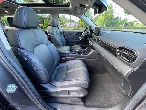 Certified 2025 Honda Pilot Touring image 33