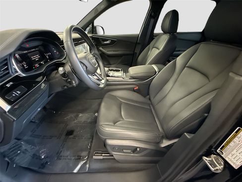 Certified 2025 Audi Q7 3.0T Premium Plus w/ Premium Plus Package AWD/4WD image 21