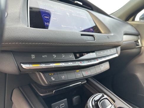 Used 2020 Cadillac XT4 Premium Luxury image 14