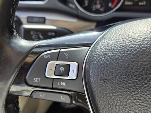 Used 2018 Volkswagen Passat 2.0T SE image 28