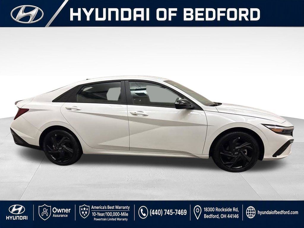 Used 2026 Hyundai Elantra Sport FWD image 4