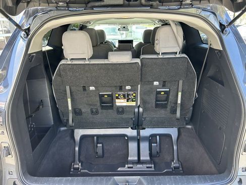 Used 2025 Toyota Sienna LE AWD/4WD image 22
