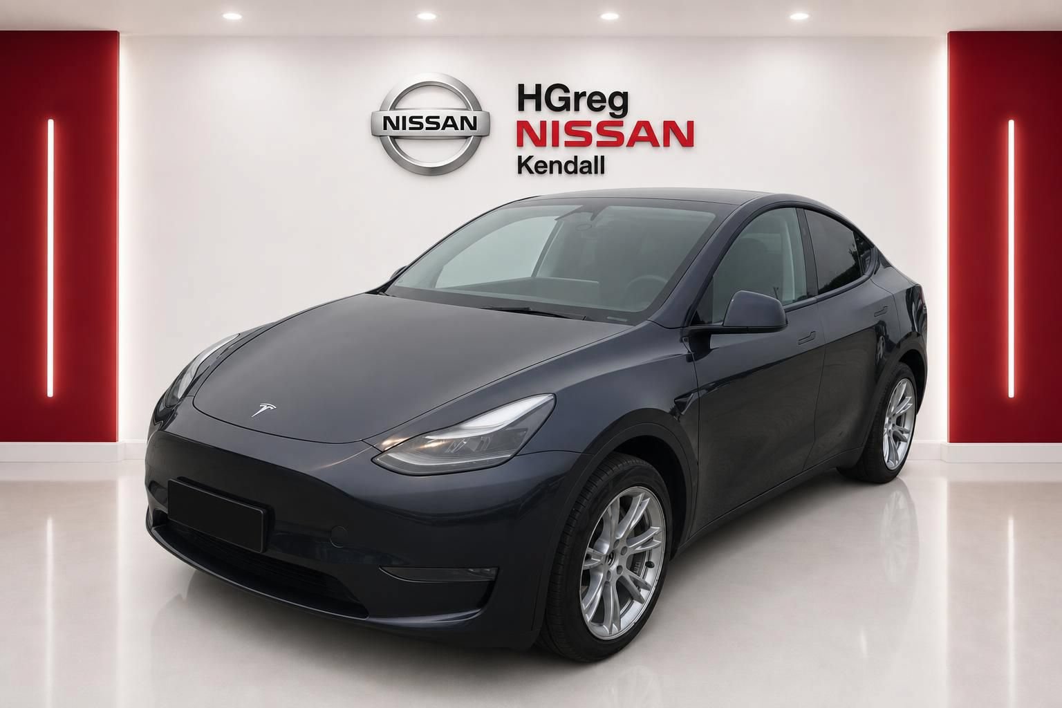 Used 2024 Tesla Model Y Long Range RWD image 3