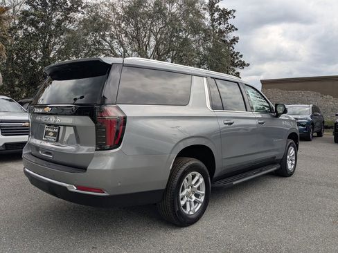 New 2026 Chevrolet Suburban LS RWD image 3