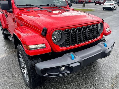 Used 2024 Jeep Wrangler Unlimited w/ Convenience Group AWD/4WD image 32