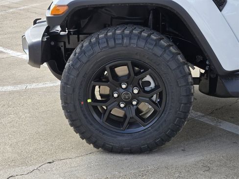 New 2026 Jeep Gladiator Sport image 10