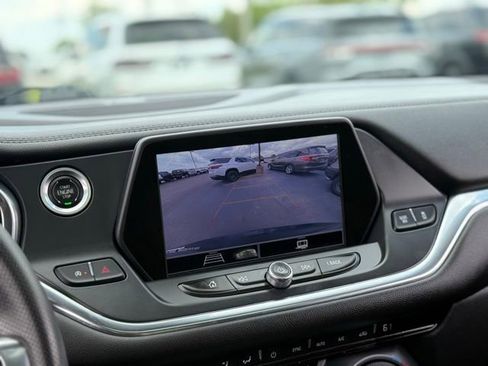 Used 2022 Chevrolet Blazer LT AWD/4WD image 3