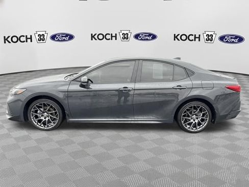 Used 2025 Toyota Camry SE image 4