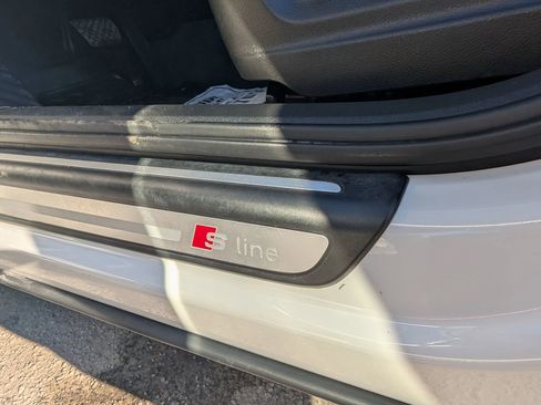 Used 2018 Audi Q3 2.0T Premium Plus w/ Premium Plus Package image 19