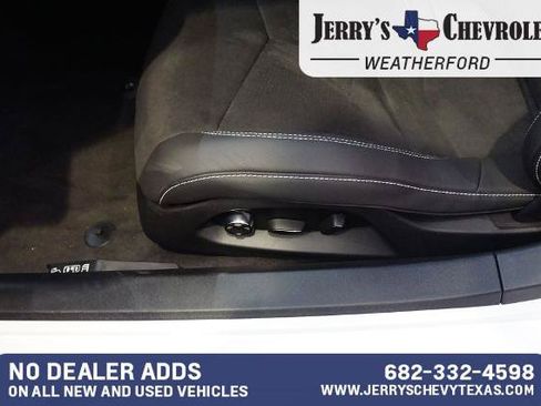 New 2025 Chevrolet Corvette E-Ray w/ Stealth Interior Trim Package AWD/4WD image 15