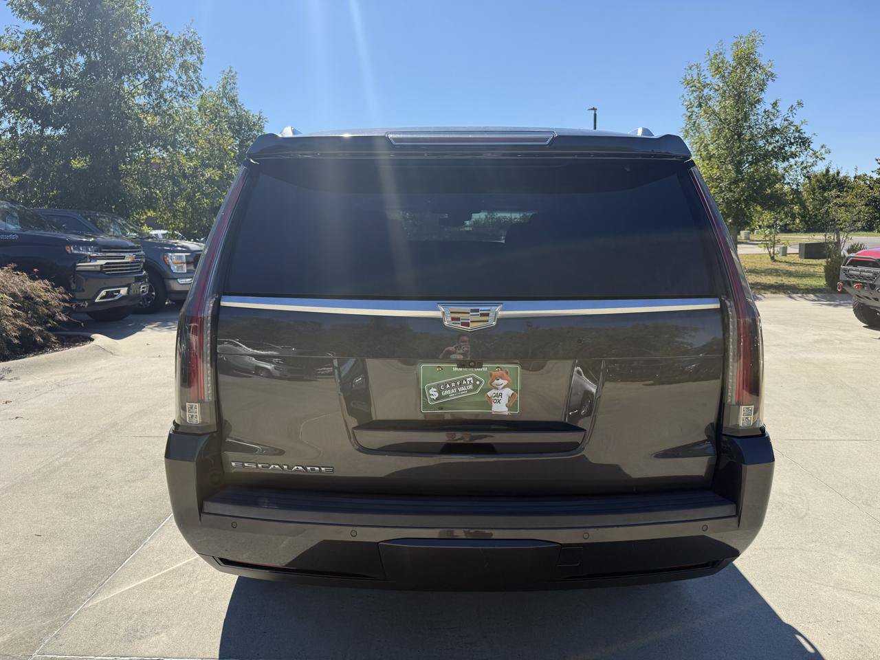 Used 2018 Cadillac Escalade Luxury RWD image 5