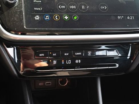 Used 2023 Chevrolet Bolt EUV LT FWD image 17