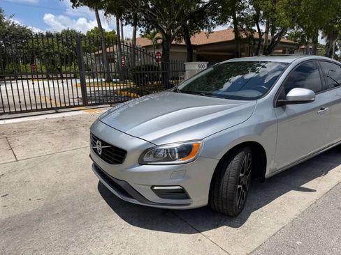 Used 2017 Volvo S60 T5 Dynamic FWD image 2
