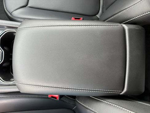 New 2025 Jeep Grand Cherokee L Limited w/ Luxury Tech Group II image 31