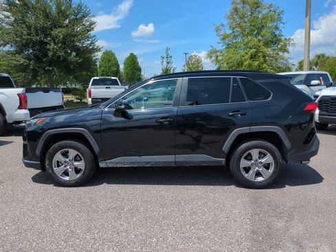 Used 2022 Toyota RAV4 XLE FWD image 3