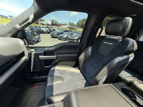 Used 2019 Ford F150 Raptor w/ Equipment Group 802A Luxury AWD/4WD image 28