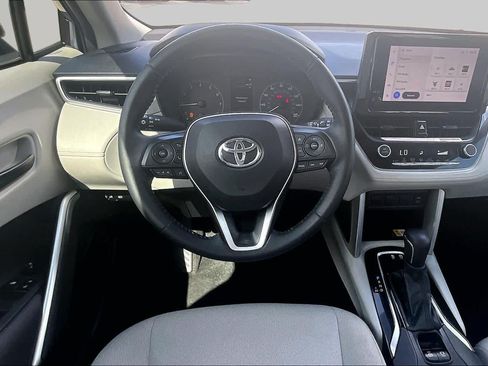 Used 2023 Toyota Corolla Cross LE FWD image 5