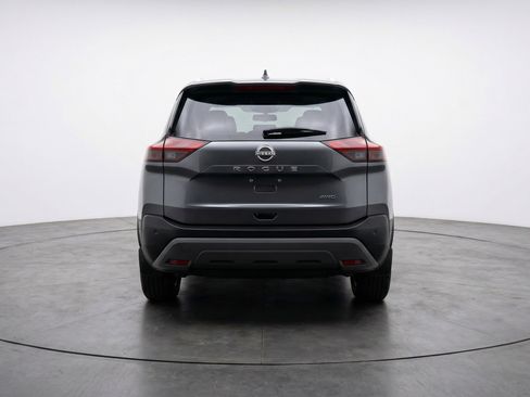 Used 2025 Nissan Rogue SV image 7