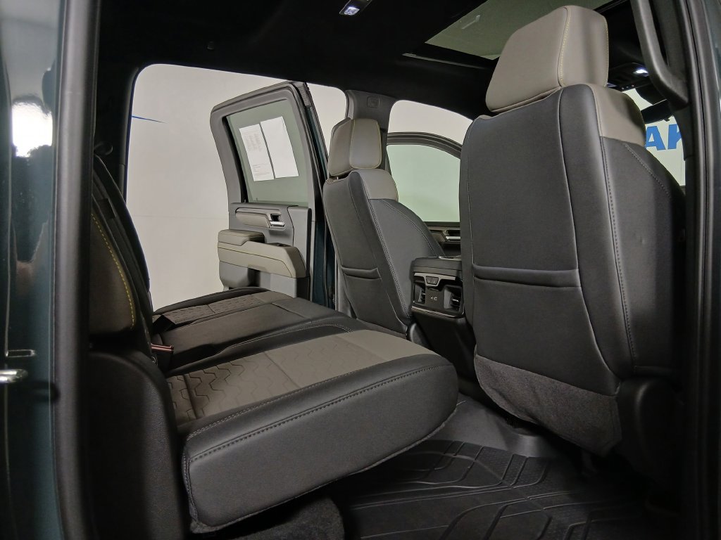 Used 2026 Chevrolet Silverado 2500 ZR2 AWD/4WD image 13