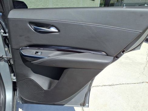 Used 2023 Cadillac XT4 Luxury w/ Cold Weather Package FWD image 12