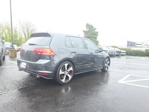 Used 2017 Volkswagen GTI SE image 5