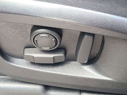 Used 2023 Land Rover Defender 110 X-Dynamic SE AWD/4WD image 16