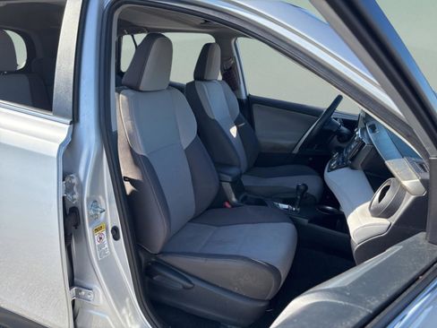 Used 2014 Toyota RAV4 XLE image 36