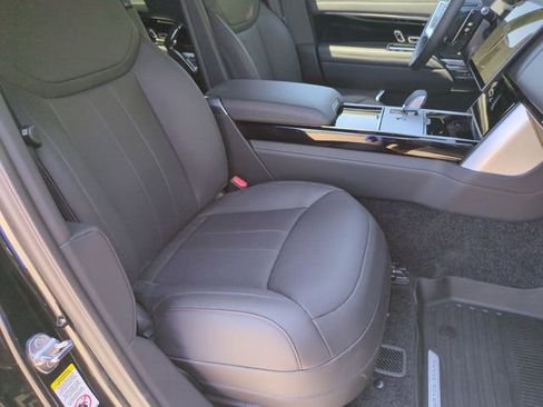 New 2026 Land Rover Range Rover Long Wheelbase SE AWD/4WD image 18
