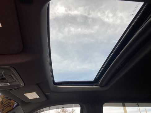 Used 2025 Chevrolet Silverado 2500 ZR2 w/ Technology Package image 23