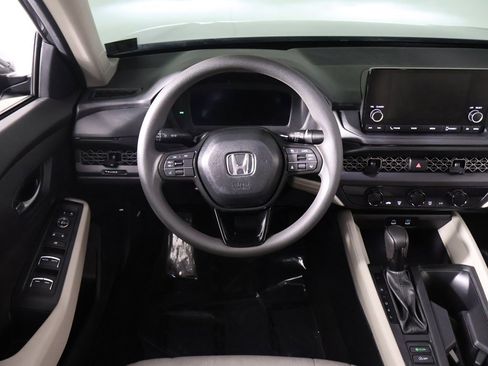 Used 2025 Honda Accord LX image 29