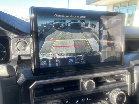 Used 2025 Toyota 4Runner Limited image 18