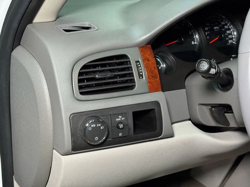 Used 2012 Chevrolet Suburban LT image 37