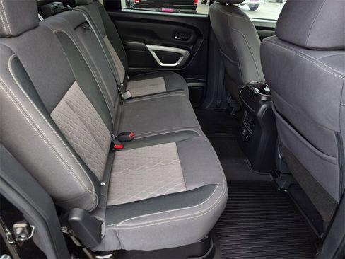 Used 2024 Nissan Titan SV w/ SV Convenience Package image 14