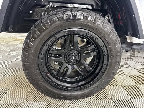 Used 2022 Jeep Gladiator Sport AWD/4WD image 31