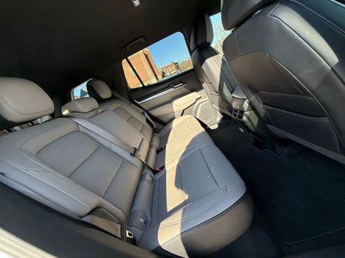 Used 2026 GMC Terrain Elevation w/ Elevation Premium Package image 18