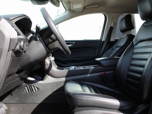 Used 2024 Ford Edge SEL image 9