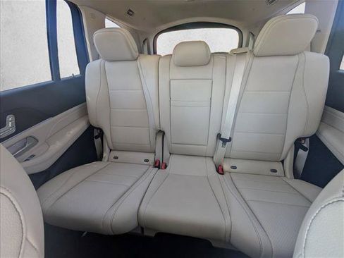 Used 2022 Mercedes-Benz GLS 450 4MATIC image 23