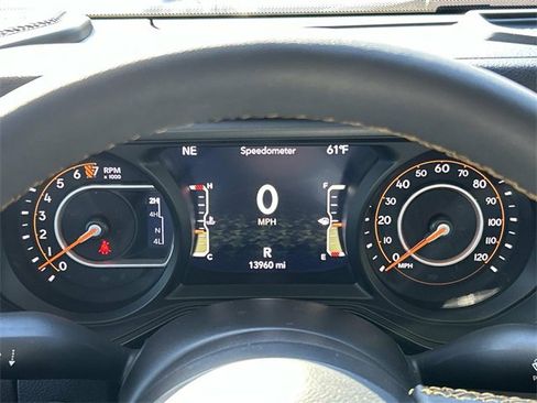 Used 2024 Jeep Gladiator Sport image 38