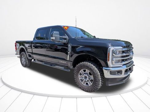 Used 2024 Ford F250 Lariat AWD/4WD image 2