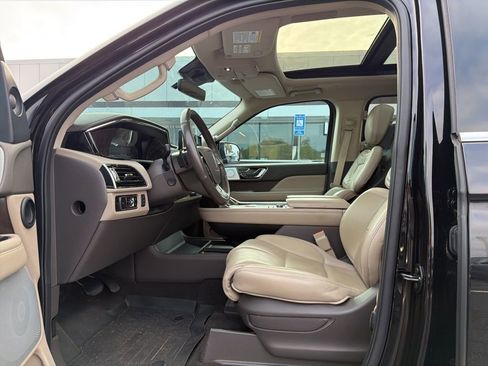Used 2023 Lincoln Navigator L Reserve AWD/4WD image 9