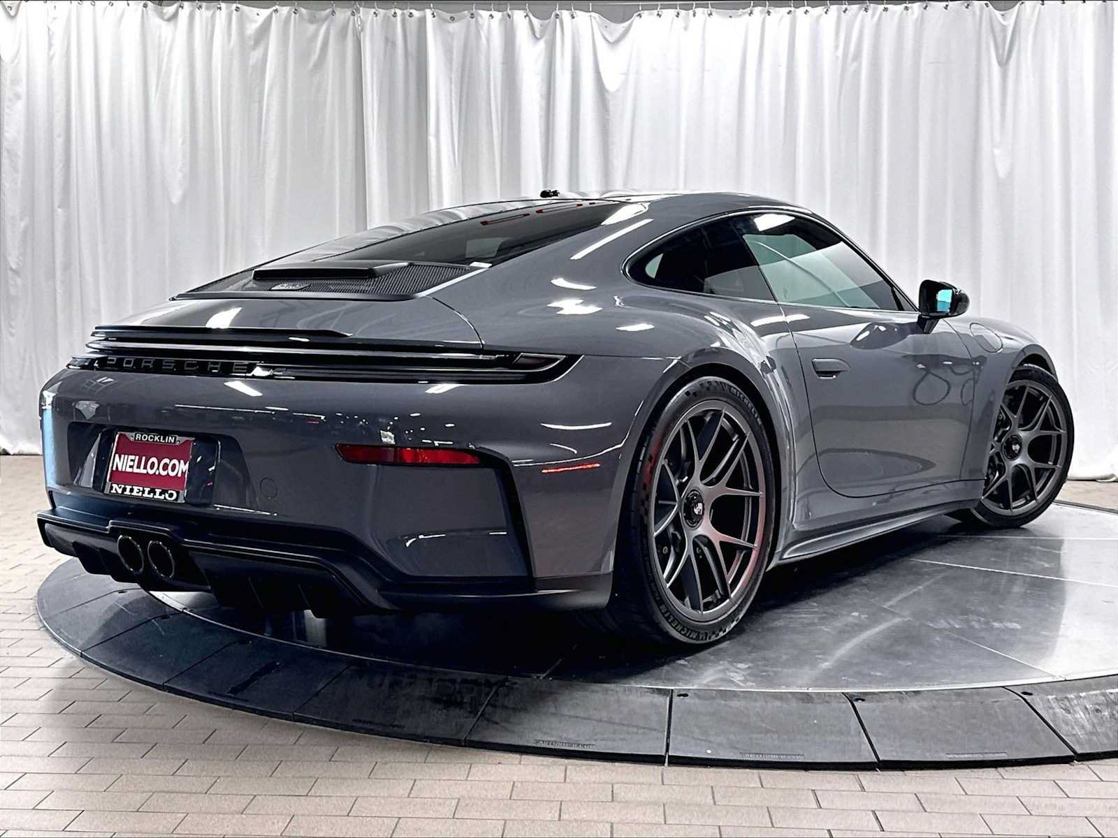 Used 2026 Porsche 911 GT3 RWD image 11