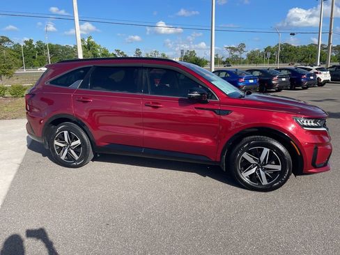 Used 2021 Kia Sorento S FWD image 4
