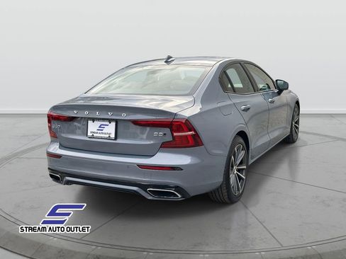 Used 2022 Volvo S60 B5 Inscription image 6