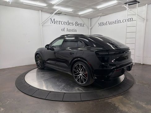 Used 2025 Porsche Macan Turbo Electric AWD/4WD image 5